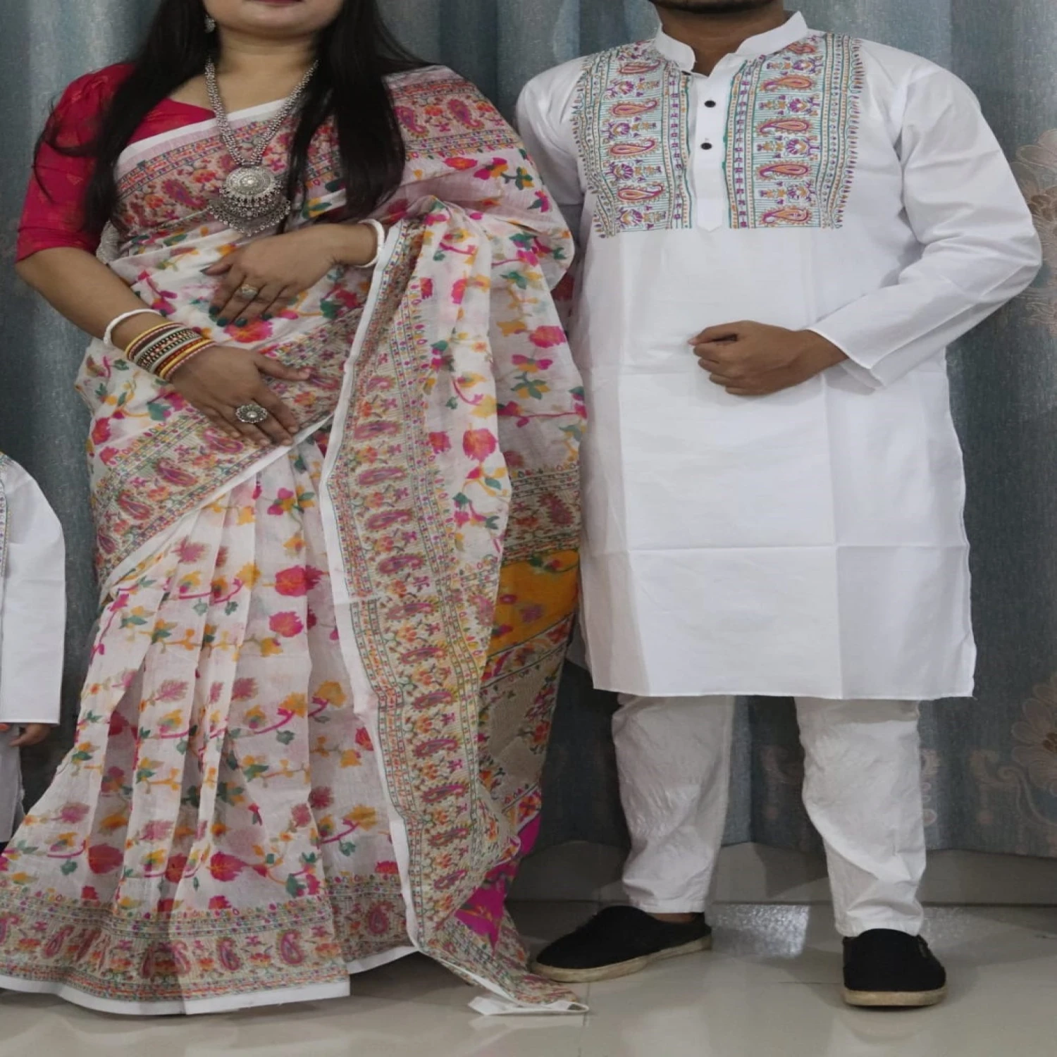 লাল-সাদা কাপল ড্রেস কালেকশন